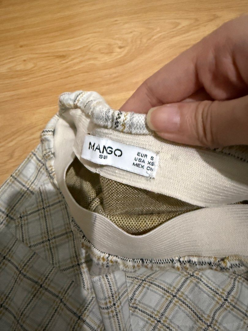 Mango Mini Skirt(resized to XS) (Category: Skirts) located in Davao. Submitted by thearchiveedit (Listing ID 1385583991, Image 2). Description: - No “when worn” requests Seller’s measurements: 5’2, 41kg, 32-24-32. Bottoms are tailored to fit seller. - No lowballing - No joy reservers - Most items are in pristine condition(barely used, used once) - All items are guaranteed AUTHENTIC.