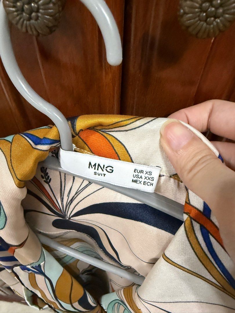 Mango Top (Category: Blouses) located in Davao. Submitted by thearchiveedit (Listing ID 1385582203, Image 2). Description: - No “when worn” requests Seller’s measurements: 5’2, 41kg, 32-24-32. Bottoms are tailored to fit seller. - No lowballing - No joy reservers - Most items are in pristine condition(barely used, used once) - All items are guaranteed AUTHENTIC.
