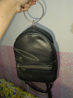 (Kategori: ) berada di . Dikirim oleh preloved.byloopp (ID iklan 1385560277, Gambar 1). Deskripsi: .