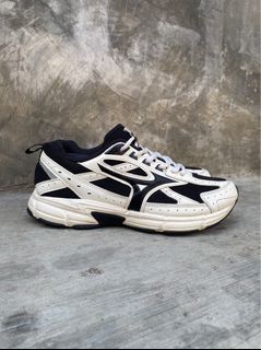 (Kategori: ) berada di . Dikirim oleh my.secondshoes (ID iklan 1385490818, Gambar 1). Deskripsi: .