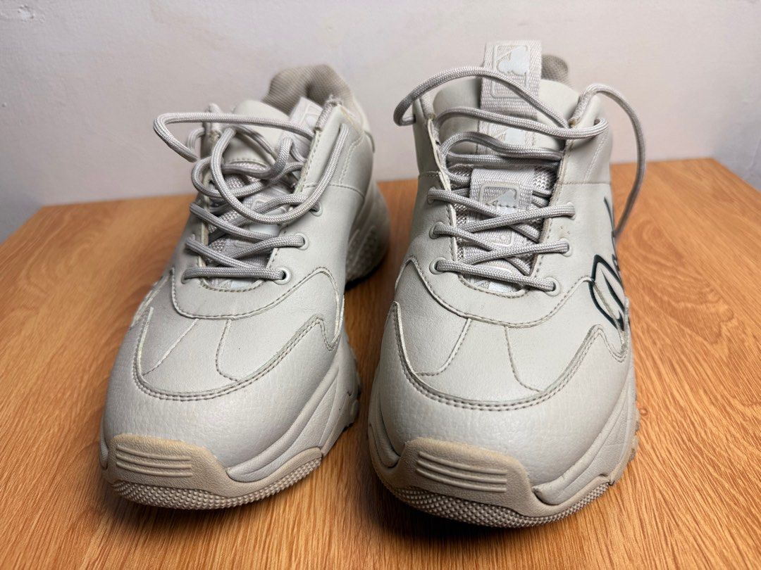 MLB Chunky Shoes (Category: Sneakers) located in Tanza. Submitted by dappydappy (Listing ID 1385487671, Image 3). Description: Nag shrunk po ito.. can be fit to size 8 but might be uncomfortable, so I recommend this to size 7.5.