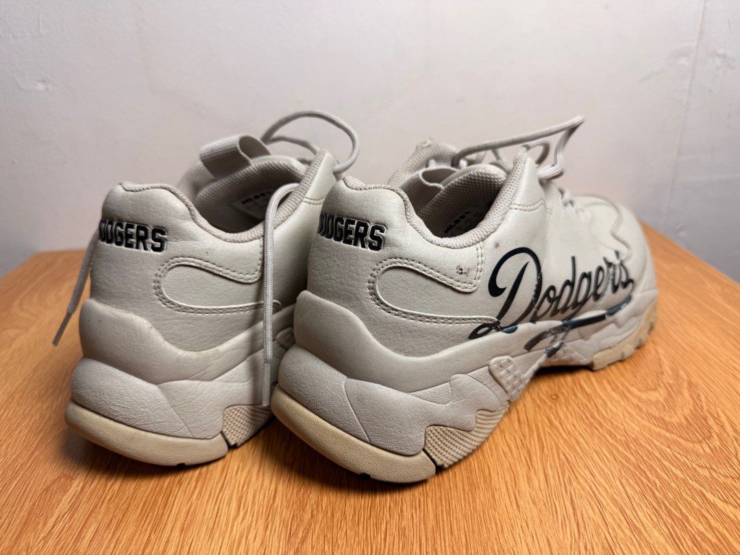 MLB Chunky Shoes (Category: Sneakers) located in Tanza. Submitted by dappydappy (Listing ID 1385487671, Image 2). Description: Nag shrunk po ito.. can be fit to size 8 but might be uncomfortable, so I recommend this to size 7.5.