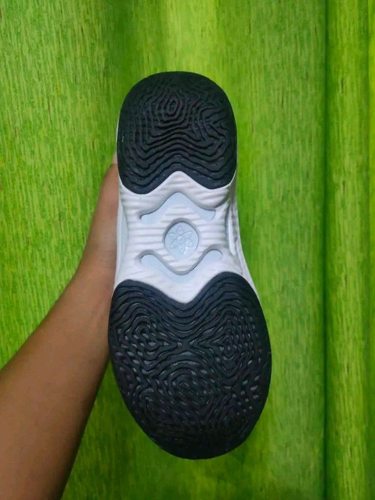 Nike Cosmic Unity 3 "Summit White/Black" (Category: Sneakers) located in Manila. Submitted by alegriacyr19 (Listing ID 1385583044, Image 3). Description: Nike Cosmic Unity 3 “Summit White/Black” ₱2,500 ONLY! (SRP ₱8,395) No issue w/ box (never been used) SIZE: Mens 9.5 - 27.5 Wmns 11 - 28 (MONEY BACK GUARANTEED IF PROVEN FAKE) Can ship nationwide or meet up. 📍Santol, Balagtas, Bulacan.