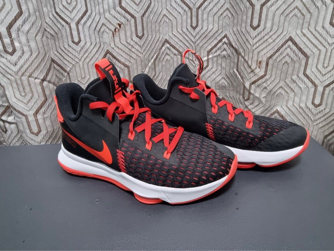 Nike Lebron witness 5 bred (Category: Sneakers) located in Dinalupihan. Submitted by rydeclutt (Listing ID 1385538794, Image 1). Description: Used once.