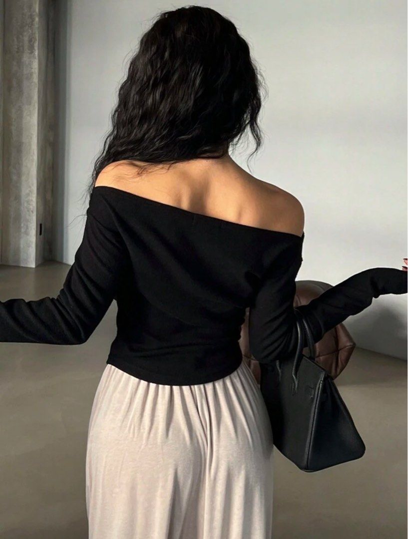 Off Shoulder (Category: Blouses) located in Seremban. Submitted by kend4l (Listing ID 1385609256, Image 3). Description: Shein : Rm36 + LVG 10% = Rm39.60 Only use it twice.