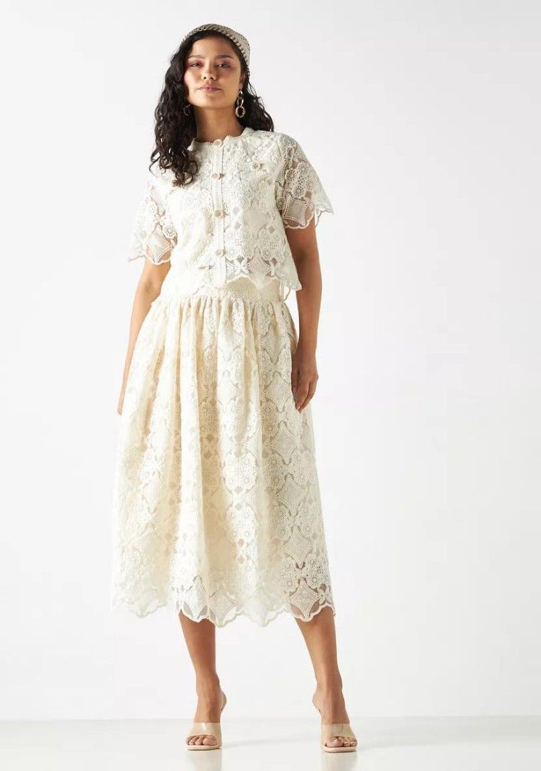 Off white textured lace top and pants set double lining super premium (Category: Sets or Coordinates) located in Manila. Submitted by uae_brand_splash (Listing ID 1385598418, Image 1). Description: Fits M-L.