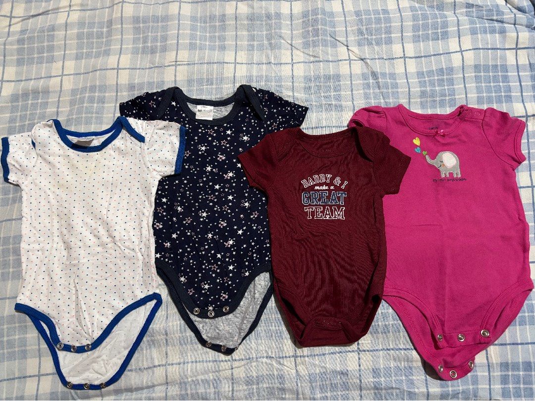 onesies 0-6 (Category: Babies & Kids Fashion) located in San Jose. Submitted by twitandrada (Listing ID 1385556852, Image 1). Description: bundle for each photos good for 0-6months.