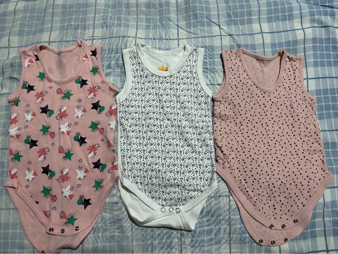 onesies bundle for 6-8months (Category: Babies & Kids Fashion) located in San Jose. Submitted by twitandrada (Listing ID 1385555924, Image 1). Description: onesies for your little one. 6-8months.