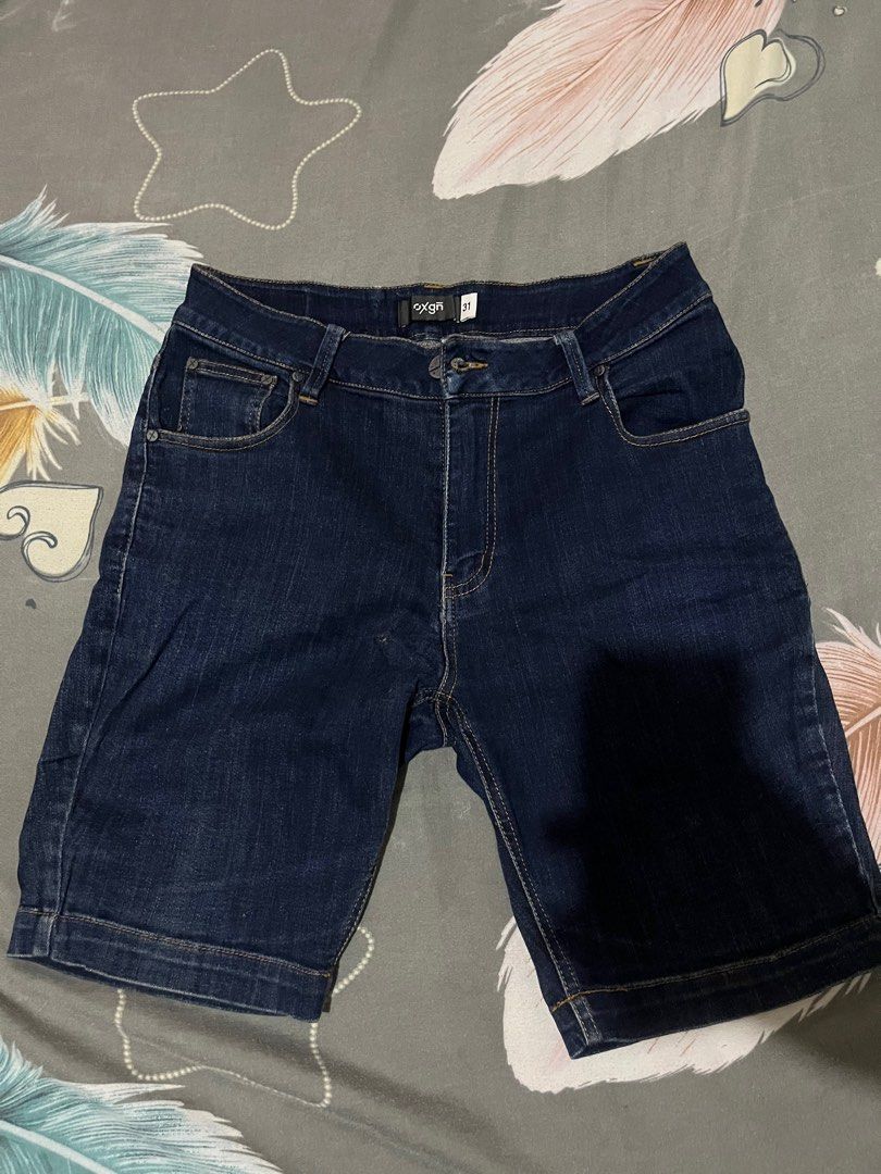 Oxygen navy blue shorts stretcheable (Category: Shorts) located in Quezon City. Submitted by arshypre (Listing ID 1385608506, Image 1). Description: 8.5/10 condition Presentable with no issue .
