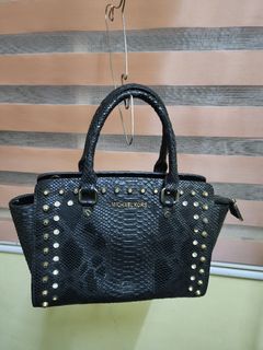 (Category: ) located in . Submitted by violetnochu (Listing ID 1385582204, Image 1). Description: .