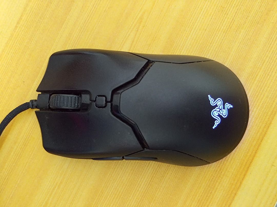 Razer Viper Mini - Gaming mouse - Laptop mouse - PC mouse (Category: Mouse & Mousepads) located in Caloocan City. Submitted by elvsrab (Listing ID 1385554535, Image 2). Description: Price still negotiable. Huwag lang super barat. Full Specs: Model: Razer Viper Mini---Ultra-lightweight wired gaming mouse Form Factor: Ambidextrous (optimized for small to medium hands)---Designed for claw and fingertip grip styles Weight: 61g (excluding cable)---One