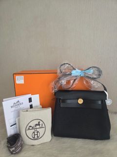 (Kategori: ) berada di . Dikirim oleh brandedboutiquez (ID iklan 1385591597, Gambar 1). Deskripsi: .