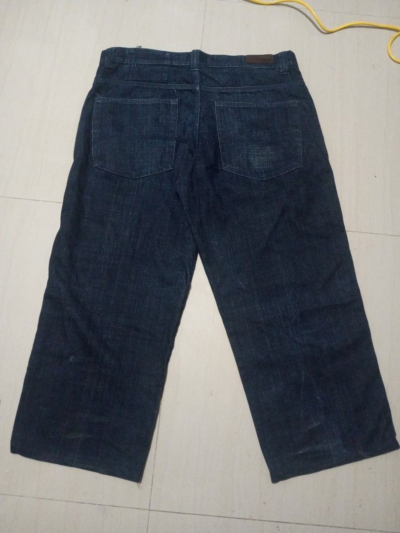 RK Baggy Pants (Category: Jeans) located in Butuan. Submitted by unregisteredhypercam2 (Listing ID 1385556264, Image 2). Description: Hard Denim, Dark Blue, Embroidered Pockets ‎Waist: 38 ‎Lenght: 38 ‎Thighs: 15 ‎Leg Opening: 10.5 issues: just need wash.