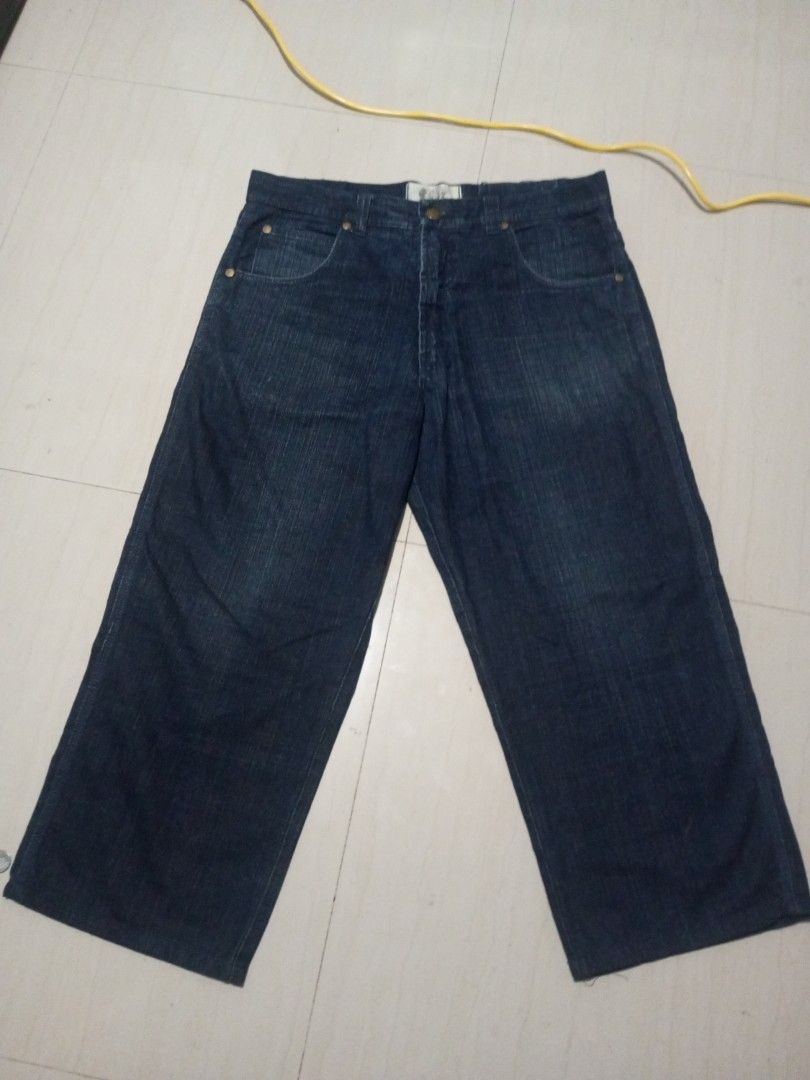 RK Baggy Pants (Category: Jeans) located in Butuan. Submitted by unregisteredhypercam2 (Listing ID 1385556264, Image 1). Description: Hard Denim, Dark Blue, Embroidered Pockets ‎Waist: 38 ‎Lenght: 38 ‎Thighs: 15 ‎Leg Opening: 10.5 issues: just need wash.