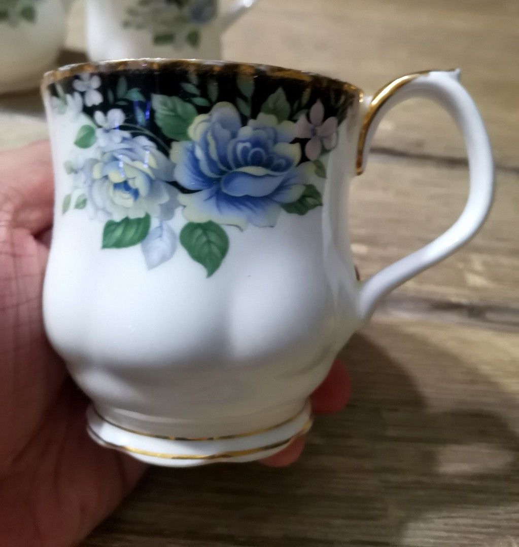 Royal Albert Sonatina mugs (Category: Coffee & Tea Tableware) located in Pasig City. Submitted by singledadreseller (Listing ID 1385550643, Image 2). Description: Royal Albert Sonatina mugs Bone china made in england has heavy goldloss 4 pc package get all 4 mugs for 2500 no cracks or crazings.