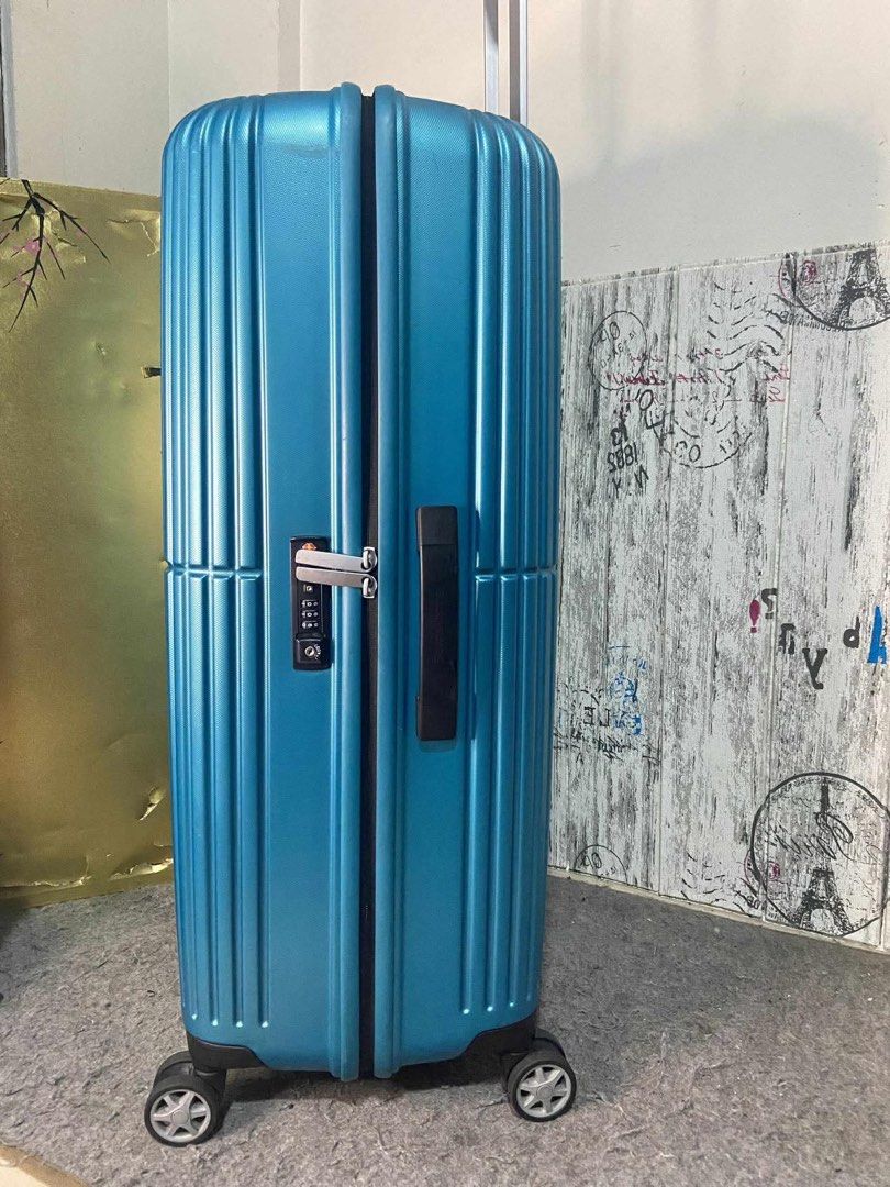 Samsonite Large (Category: Luggage) located in Quezon City. Submitted by ronaca (Listing ID 1385542392, Image 3). Description: Pick up from Kamuning.