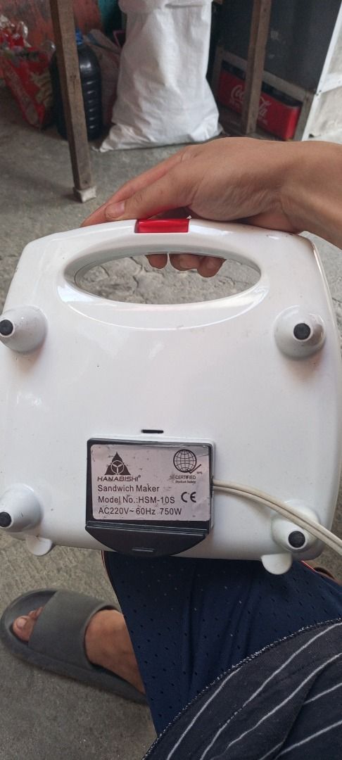 SANDWICH MAKER (Category: Cookware & Accessories) located in Manila. Submitted by gulibanrog87060 (Listing ID 1385601755, Image 2). Description: 1 time used good as new , no issue.
