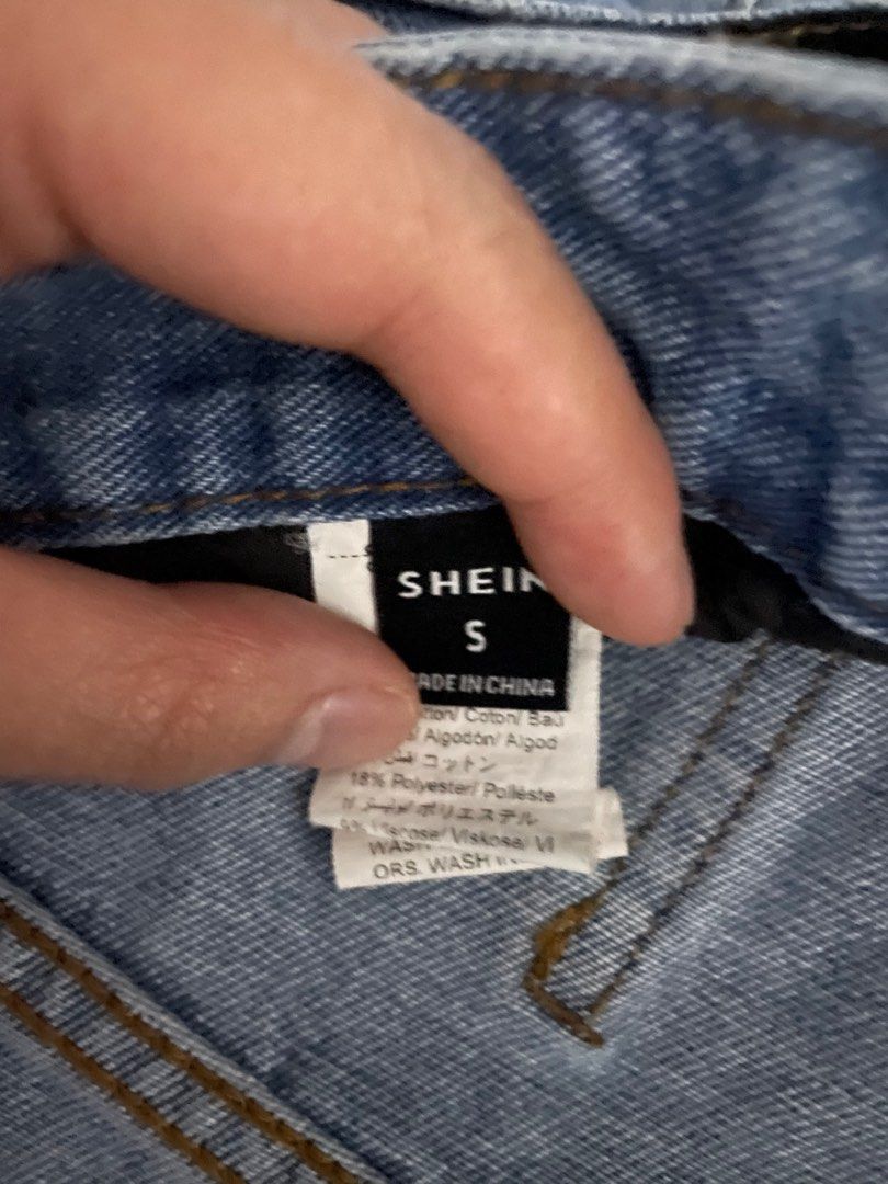 Shein Denim Pants relaxed fit (Category: Jeans) located in Pasig City. Submitted by eeveewuv (Listing ID 1385582564, Image 3). Description: Shein denim pants relaxed fit PHP 200 + sf Used Slightly baggy Size Small in shein Size reference in last slide, although i cropped it a bit I’m 5,4.5 and it falls perfectly above the ground .