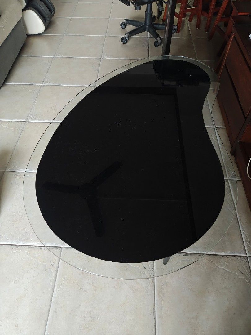 table (Category: Other Home Furniture) located in Singapore. Submitted by bill2me (Listing ID 1385432304, Image 2). Description: hi I'm selling this table still look good.