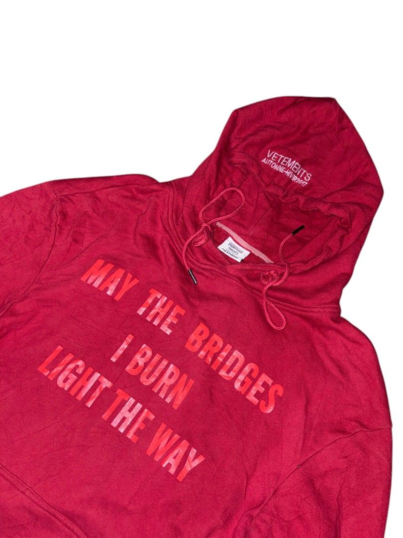 Vetements Hoodie Jacket (Category: Coats, Jackets and Outerwear) located in Manila. Submitted by deelerr (Listing ID 1385575913, Image 2). Description: 550 plus sf issue cut wash tag yung lang.