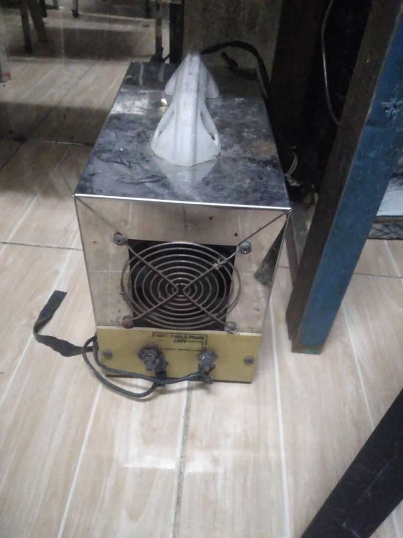 WELDING MACHINE (Category: Construction Tools & Equipment) located in Manila. Submitted by gulibanrog87060 (Listing ID 1385601262, Image 2). Description: 3k NEGOTIABLE FOR GOOD/SURE BUYER.