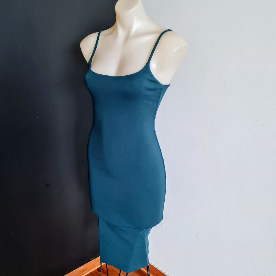 Women's size 1 'KOOKAI' Gorgeous deep green bodycon cotton midi dress - EUC (Category: Women's Clothes) located in Sydney. Submitted by bilic83 (Listing ID 1385440592, Image 3). Description: .