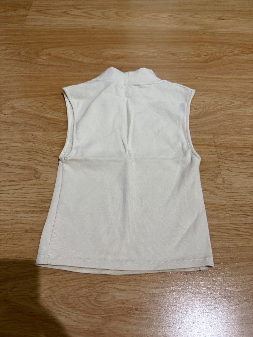 Zara (Category: Sleeveless) located in Davao. Submitted by thearchiveedit (Listing ID 1385584863, Image 3). Description: - No “when worn” requests Seller’s measurements: 5’2, 41kg, 32-24-32. Bottoms are tailored to fit seller. - No lowballing - No joy reservers - Most items are in pristine condition(barely used, used once) - All items are guaranteed AUTHENTIC.