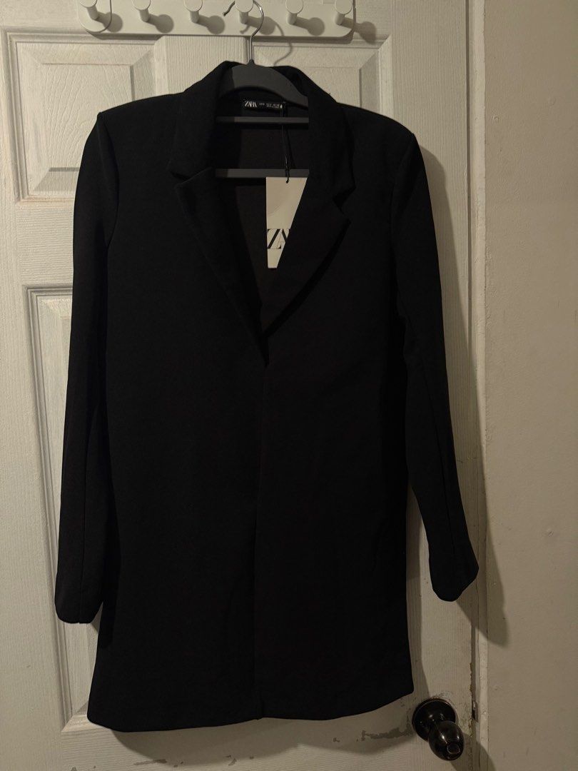 Zara blazer dress black (Category: Dresses) located in Quezon City. Submitted by acycloset (Listing ID 1385466945, Image 3). Description: Fixed price.