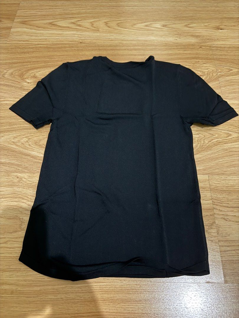 Zara Fine Knit Top (Category: Shirts) located in Davao. Submitted by thearchiveedit (Listing ID 1385586356, Image 3). Description: - No “when worn” requests Seller’s measurements: 5’2, 41kg, 32-24-32. Bottoms are tailored to fit seller. - No lowballing - No joy reservers - Most items are in pristine condition(barely used, used once) - All items are guaranteed AUTHENTIC.