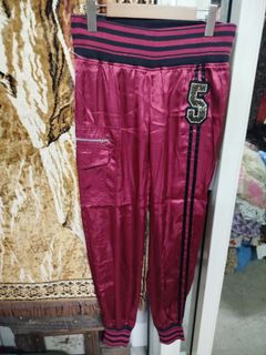 由 angela08240824 (刊登 ID 1385783013，圖片 1) 提交，位於 的 (類別：)，說明：。