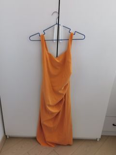 橙色吊帶裙64243380584705110