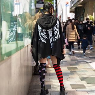 （分類：）位於 。 由 yamashitatsukiiii 提交（商品編號 1385793034，圖片 1）。簡介： 。