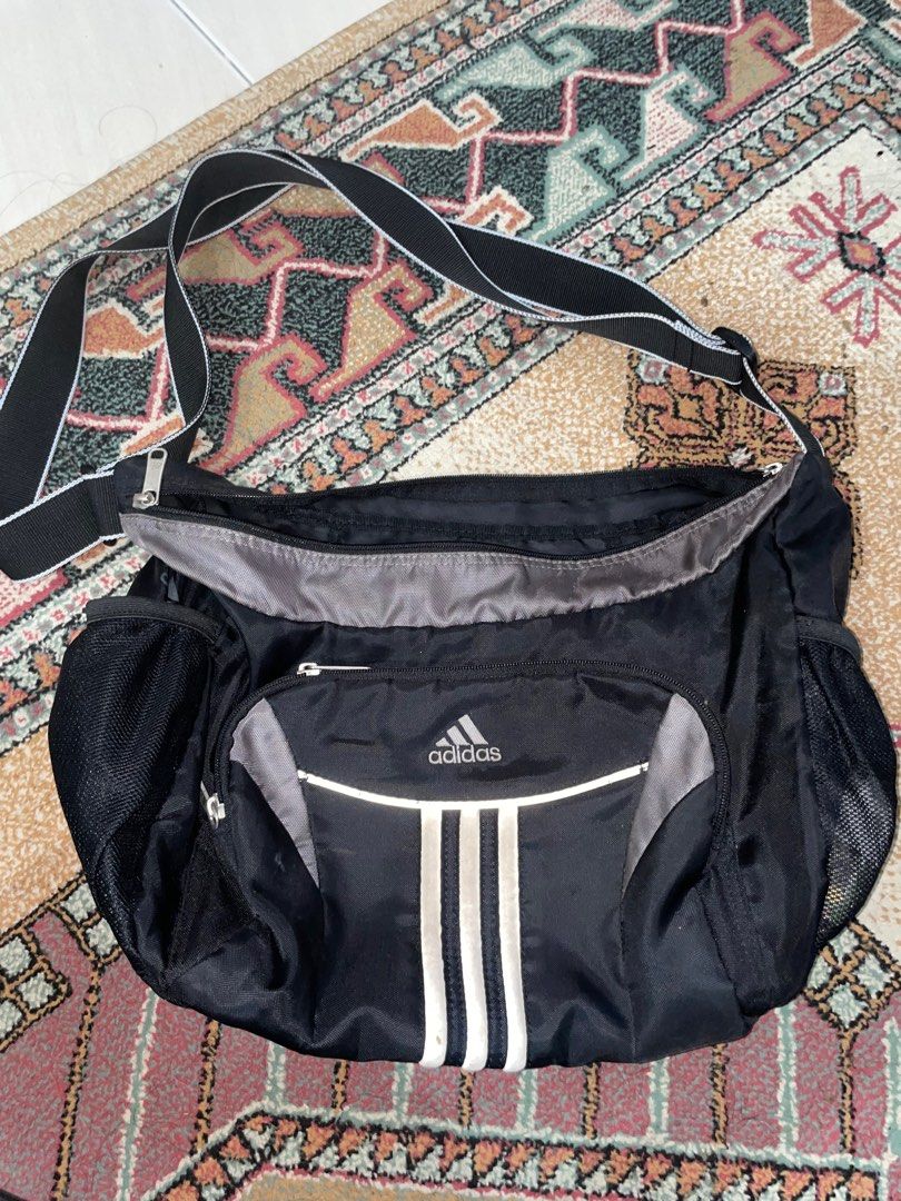 adidas bag (Category: Sling Bags) located in Seremban. Submitted by ansfir (Listing ID 1385649765, Image 1). Description: .
