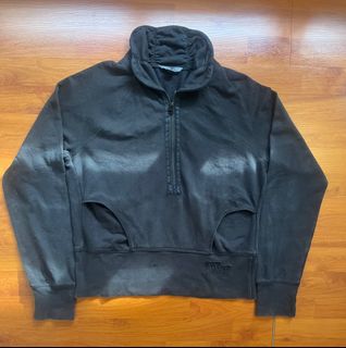 (Category: ) located in . Submitted by alexclothess (Listing ID 1385711114, Image 1). Description: .
