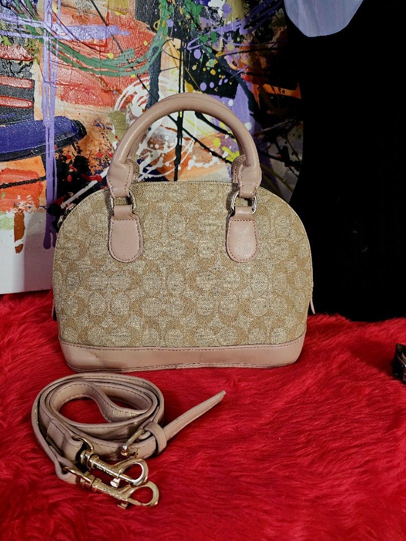 Auth Coach Alma 2 way bag (Category: Luxury Bags & Wallets) located in Las Pinas. Submitted by liezel49 (Listing ID 1385626748, Image 2). Description: good condition see pics posted.