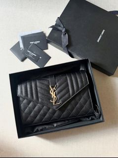 (Kategori: ) berada di . Dikirim oleh myprelovedluxurystuffs (ID iklan 1385653152, Gambar 1). Deskripsi: .