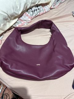 (Category: ) located in . Submitted by declutterwtjella (Listing ID 1385777410, Image 1). Description: .