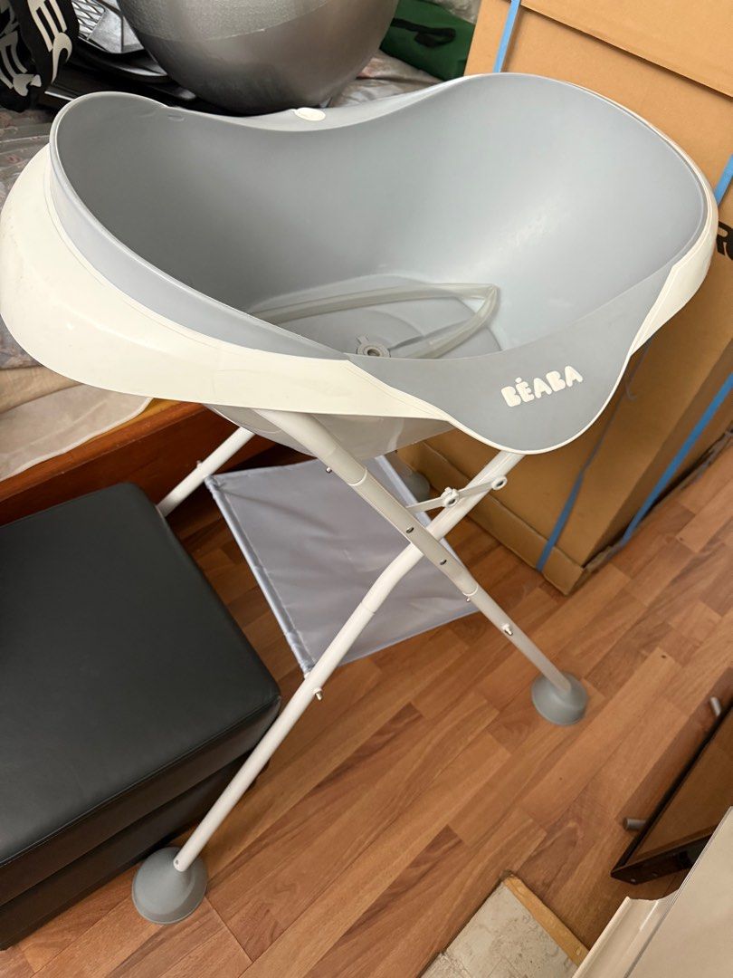 Beaba Camele Bath Tub and Foot Support (Category: Bathtub & Bath Accessories) located in Quezon City. Submitted by actank (Listing ID 1385702965, Image 1). Description: Bought for more than 6K PHP Used for a few times only Good for mommy’s back Bulky item.