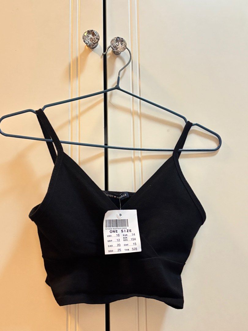 全新有牌正版Brandy Melville Victoria V-Neck Tank Top, 女裝, 上衣, 背心- Carousell