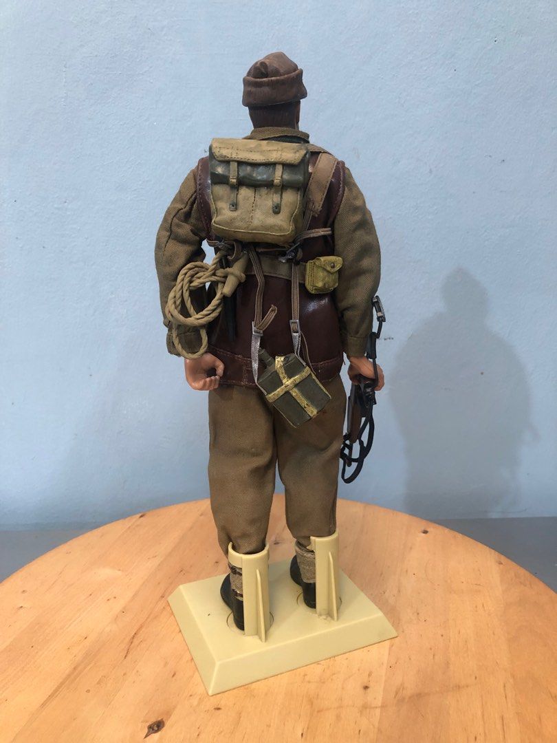 British commando (Category: Figurines & Statues) located in Malabon City. Submitted by wtpickies (Listing ID 1385656490, Image 3). Description: 1/6 scale 21st century No stand No box.
