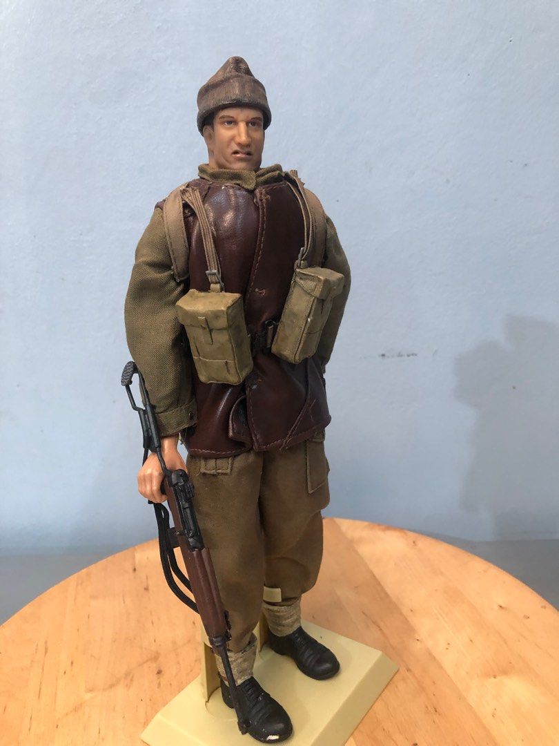 British commando (Category: Figurines & Statues) located in Malabon City. Submitted by wtpickies (Listing ID 1385656490, Image 1). Description: 1/6 scale 21st century No stand No box.
