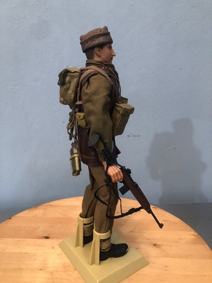 British commando (Category: Figurines & Statues) located in Malabon City. Submitted by wtpickies (Listing ID 1385656490, Image 2). Description: 1/6 scale 21st century No stand No box.