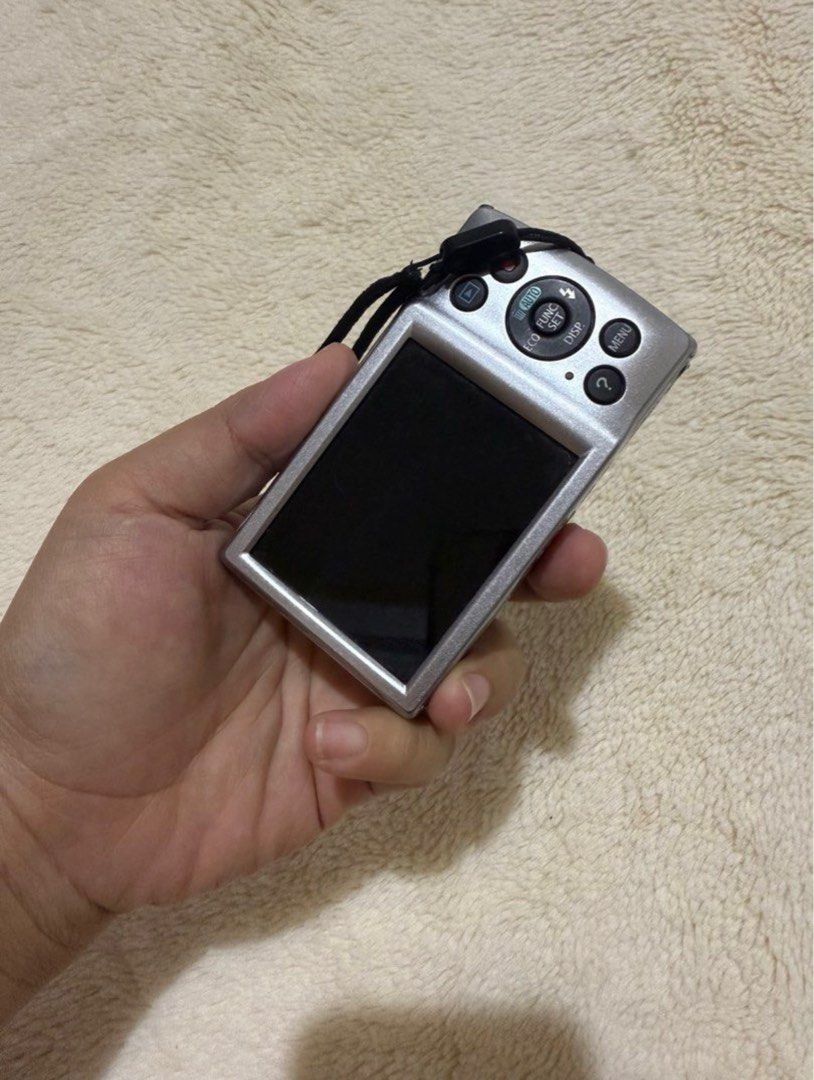 Canon IXUS 145 (Category: Cameras) located in Arakan. Submitted by mangaroo (Listing ID 1385793656, Image 2). Description: Cosmetics: 9/10 16mp 8x optical zoom All buttons are working Fully Functional Inclusions: Battery Charger Honest issue: - lcd burns & white vigenette (refer to uploaded photo) but does not affect the output FINAL PRICE Got this from carousel as well but i have another digicam na similar so i'm letting this go.