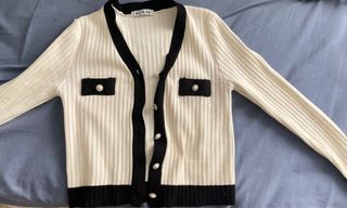 (Kategori: ) berada di . Dikirim oleh prelovedddbylalalaa (ID iklan 1385700815, Gambar 1). Deskripsi: .