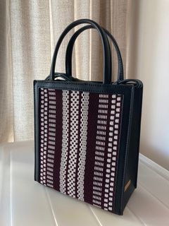 （分類：）位於 。 由 chanpinky 提交（商品編號 1385707270，圖片 1）。簡介： 。