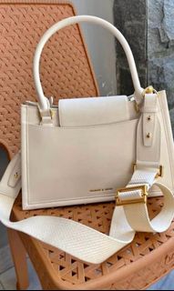 (Kategori: ) berada di . Dikirim oleh feyyyaa (ID iklan 1385693772, Gambar 1). Deskripsi: .