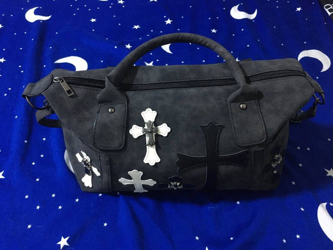 Chrome Hearts Bag (Category: Luxury Bags & Wallets) located in Manila. Submitted by xoxoxornr (Listing ID 1385646333, Image 3). Description: BRANDNEW +sf Lalamove or J&T.