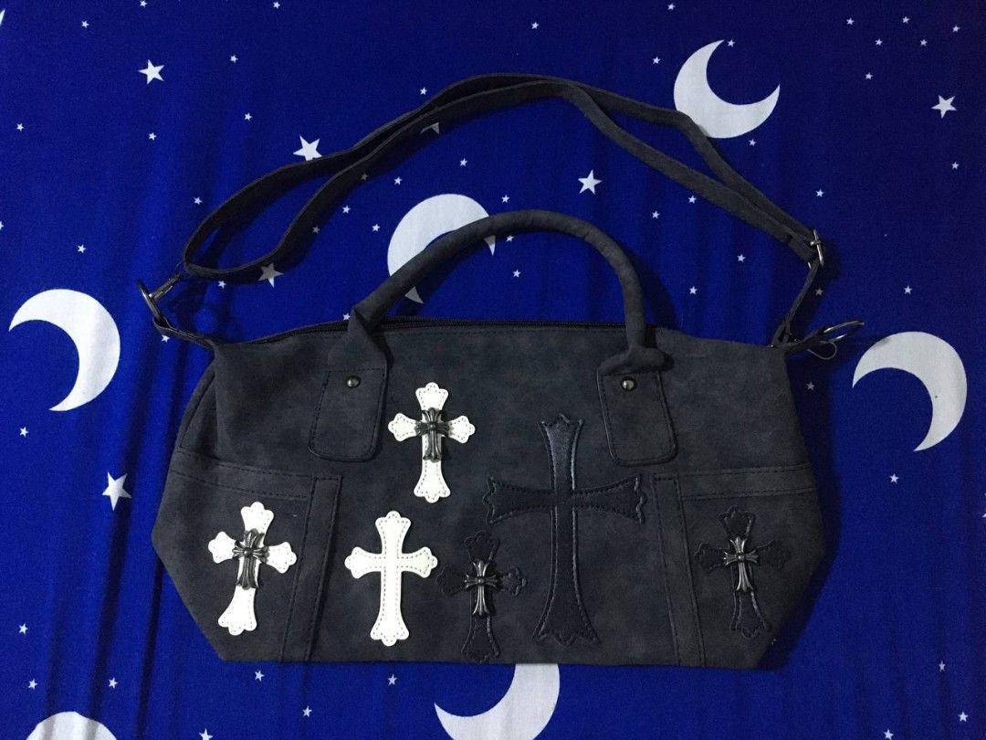 Chrome Hearts Bag (Category: Luxury Bags & Wallets) located in Manila. Submitted by xoxoxornr (Listing ID 1385646333, Image 2). Description: BRANDNEW +sf Lalamove or J&T.