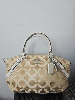 (Kategori: ) berada di . Dikirim oleh vyan0504 (ID iklan 1385735044, Gambar 1). Deskripsi: .