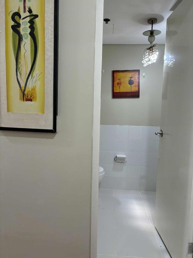 Columns Ayala Avenue Studio unit (Category: Apartments & Condos) located in Las Pinas. Submitted by broker_fritz (Listing ID 1385704455, Image 3). Description: For Sale: Furnished Studio Unit- 26th Floor Tower 2 . The Columns Ayala Avenue –Prime Makati Location Property Details: • Location: The Columns Ayala Avenue, Tower 2 • Address: Corner of Ayala Avenue and Gil Puyat Avenue, Makati • Floor: 26th Floor • Size: 30 sqm; No Parking • Type: furnis